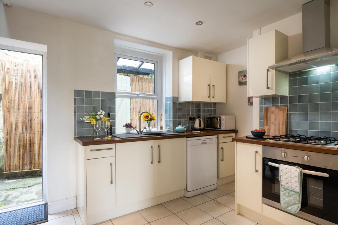 Windy Ridge Terrace With Beautiful Sea Views, North Wales Coast Villa Old Colwyn Exterior photo