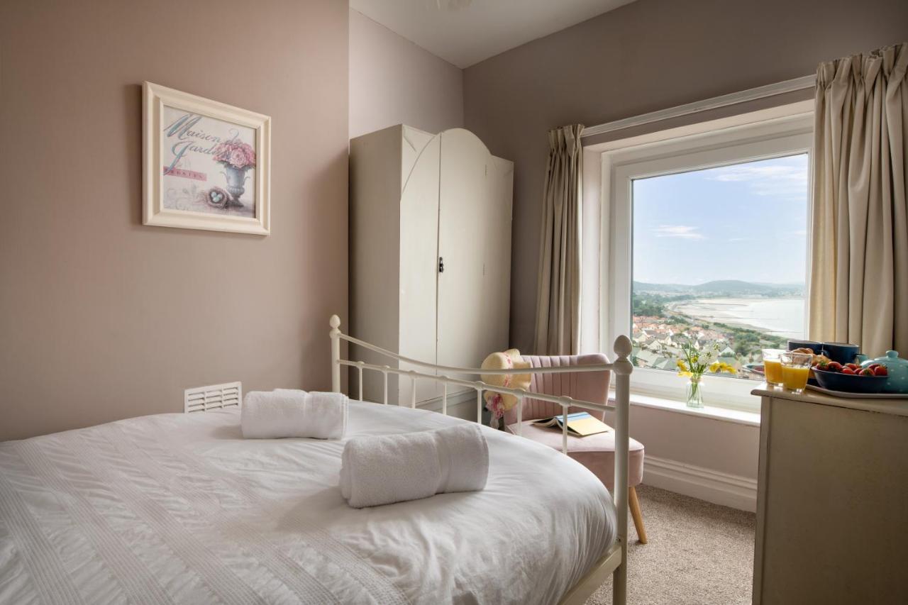 Windy Ridge Terrace With Beautiful Sea Views, North Wales Coast Villa Old Colwyn Exterior photo